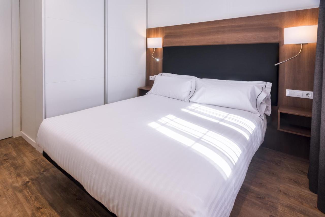 Apartments Playa De Кастелдефелс Екстериор снимка