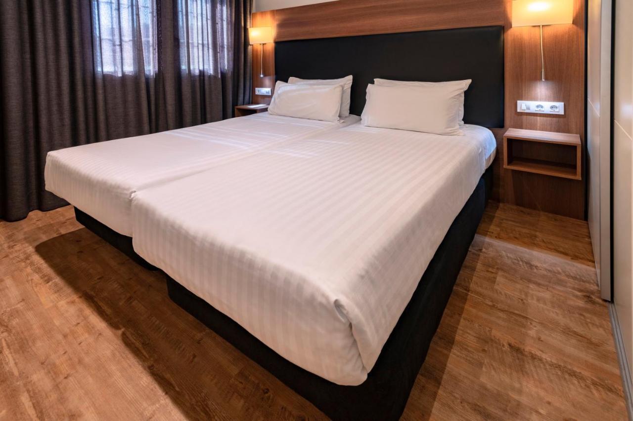 Apartments Playa De Кастелдефелс Екстериор снимка