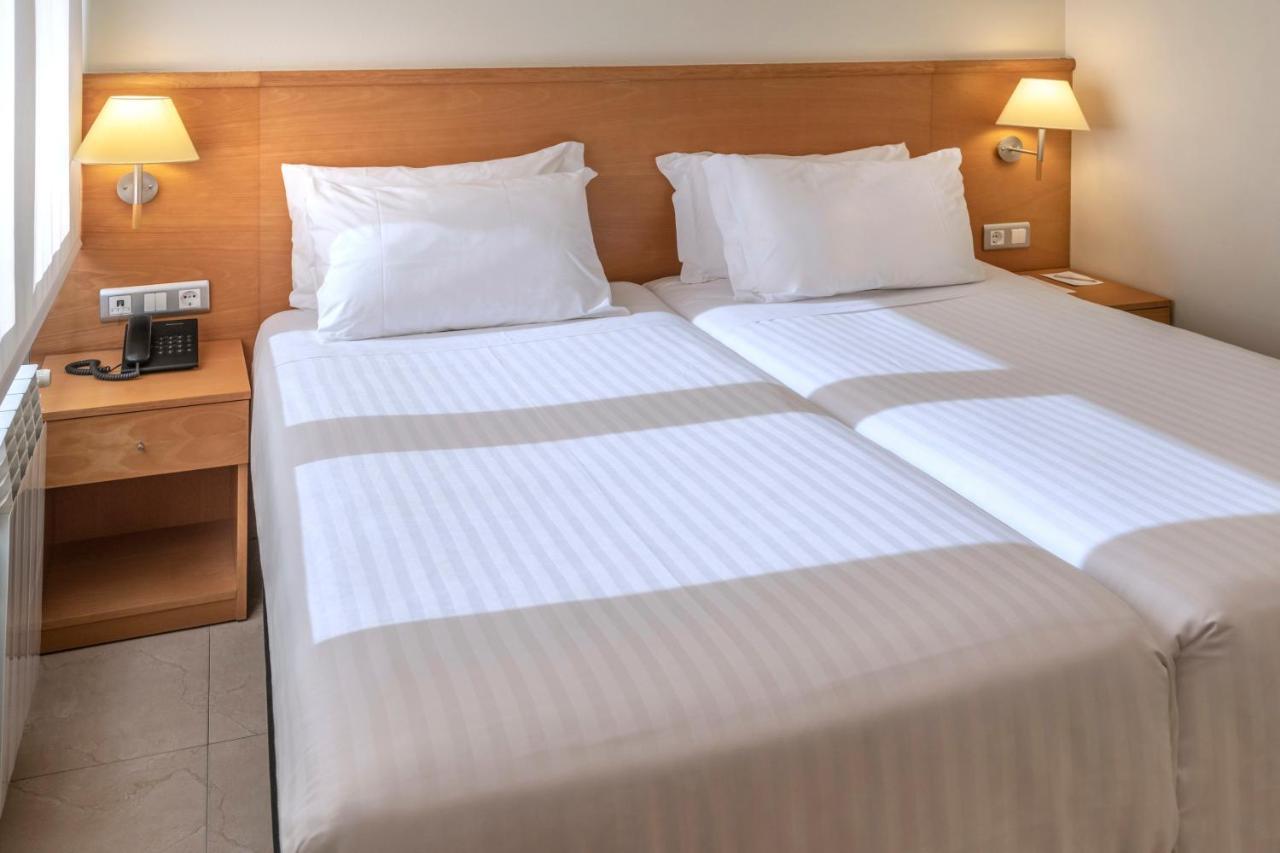 Apartments Playa De Кастелдефелс Екстериор снимка