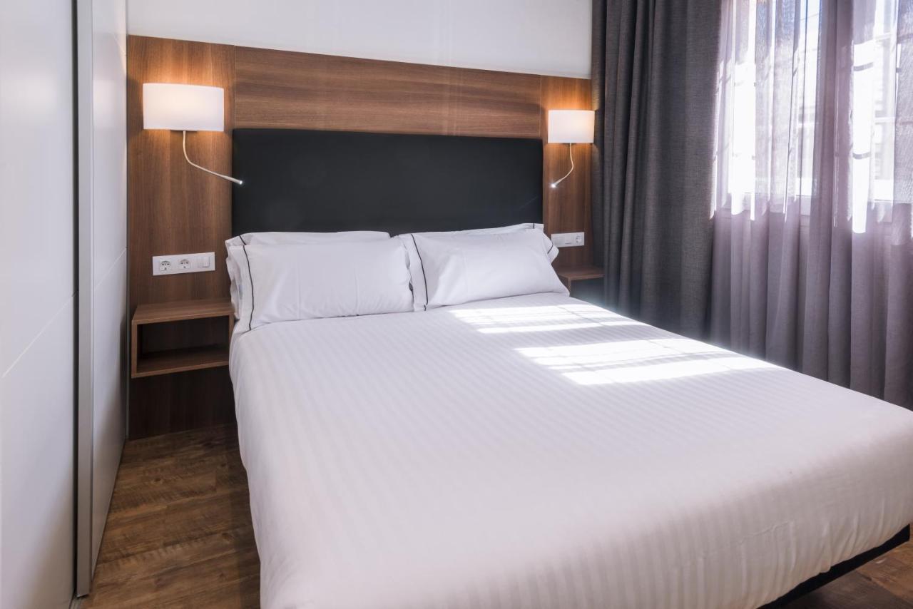 Apartments Playa De Кастелдефелс Екстериор снимка