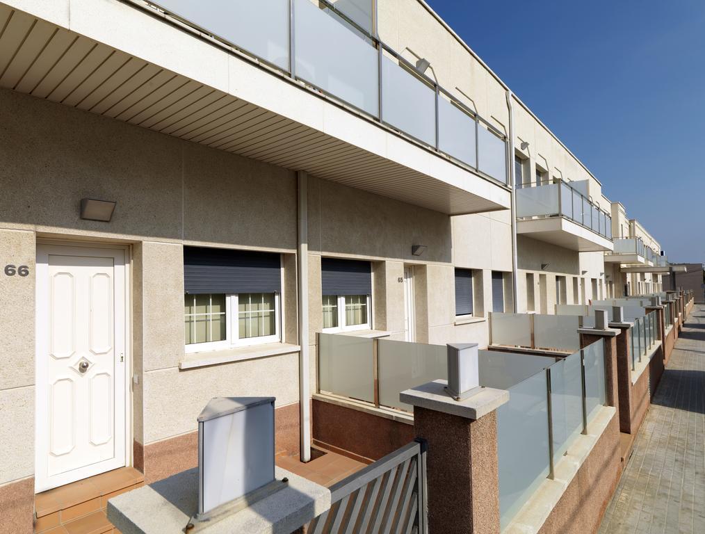 Apartments Playa De Кастелдефелс Екстериор снимка